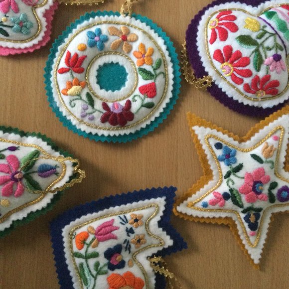 8 Handmade Stuffed Christmas Ornaments Embroidery decoration different shape - Picture 6 of 6